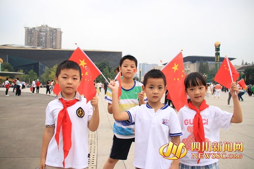 市民们拍摄天空美景