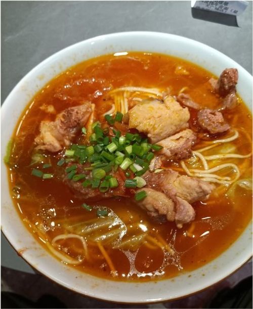 上海惊现天价面馆，一碗面竟高达1588还收服务费