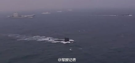 中国海军航母编队航行画面