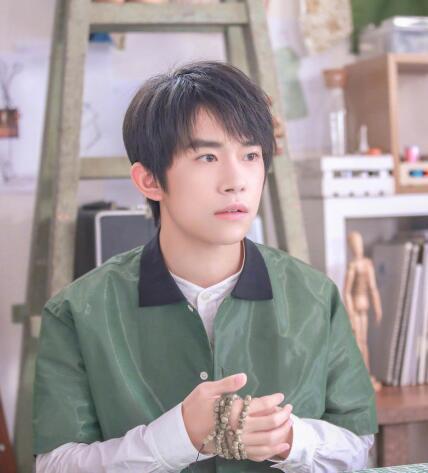 易烊千玺在剧中的形象