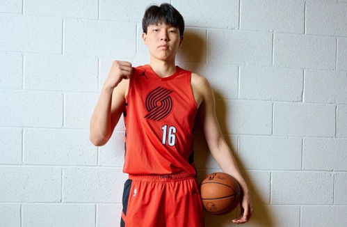 杨瀚森夏季联赛得分创新高，未来之星闪耀赛场！