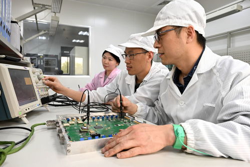 科研人员工作场景