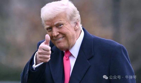 特朗普微笑