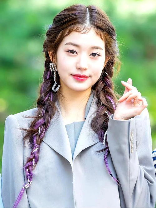 这张生图展示了张元英甜美的笑容