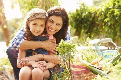 患癌妈妈挂尿袋卖瓜，6000斤西瓜被爱心人士抢购！