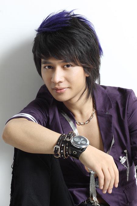 40岁彩铃顶流欢子回应消失十年：曾超周杰伦霸榜，如今复出引争议