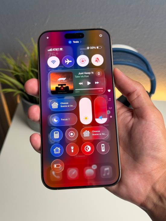iOS 26 液态玻璃设计样式