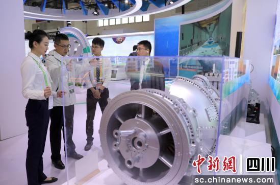 ‘链’式转型：清洁能源助力绿色未来