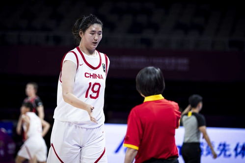 女篮主帅被张子宇逗成小孩？真相令人捧腹