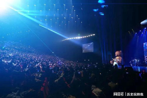 演唱会出轨风波：CEO致歉妻子，马斯克也在关注