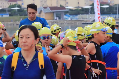 盐城小球迷姐弟赛场落泪，背后故事太感人！