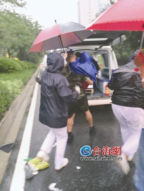 老年人在高温下易受伤害