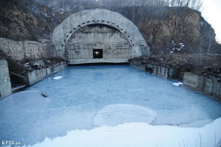 战争遗址与现代建筑对比