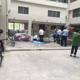 惊魂一刻！印尼男子从70米高电信塔顶跳下