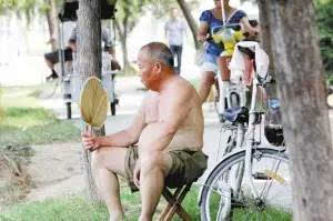 高温下不开空调，背后有着怎样的考量？