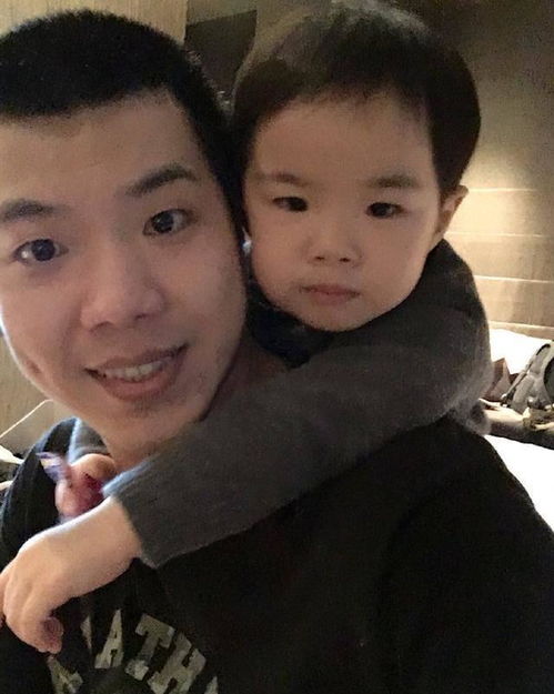 黄奕担忧的表情