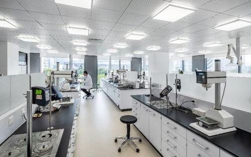 雅诗兰黛研发实验室内部