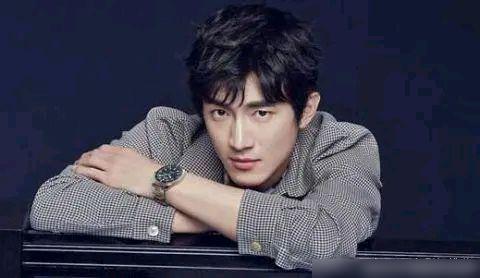 林更新爬武当山，热度再升温！