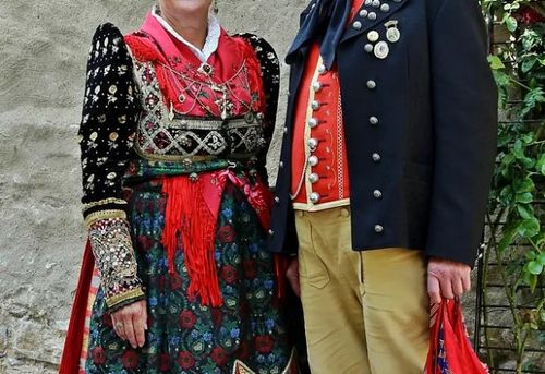 印度惊现奇特婚恋：两兄弟同娶一新娘！