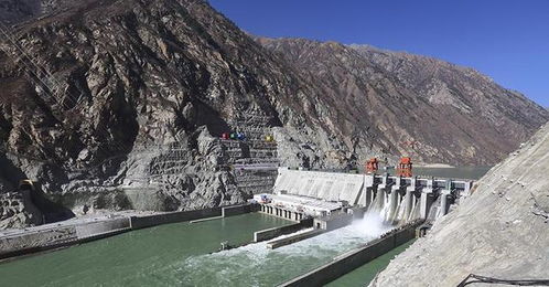 雅鲁藏布江水电站周边风光