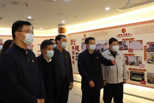 领导在视频中讲解反诈知识