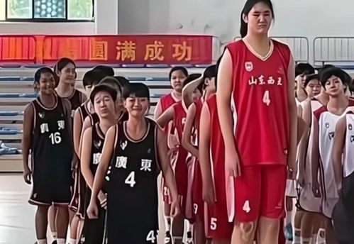 张子宇虽闪耀却难助中国女篮夺冠，背后原因引深思