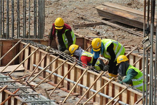 震惊！桂林烂尾项目背后：县委书记挪用巨款强行上马