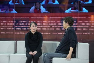 陶红记站在舞台上