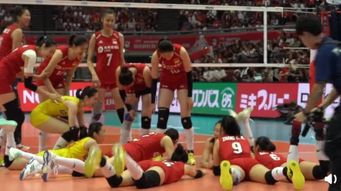 黄蜂队员场上拼搏