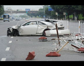 昆明惊现重大车祸，警方火速通报细节！