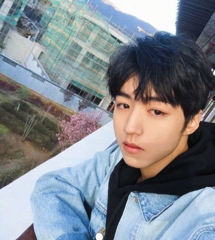 王俊凯成花西子首位全球彩妆代言人，开启全新篇章！