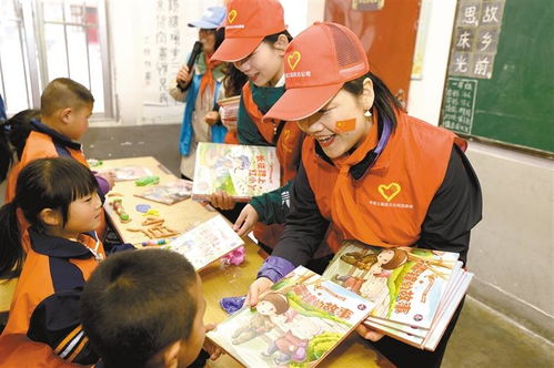 公益伴读活动现场的孩子们