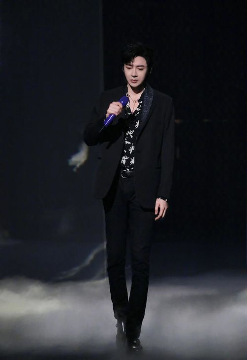 刘宇宁帅气的样子