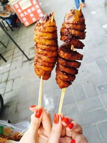 在美卖酱香饼被抓的小哥：背后故事引人深思