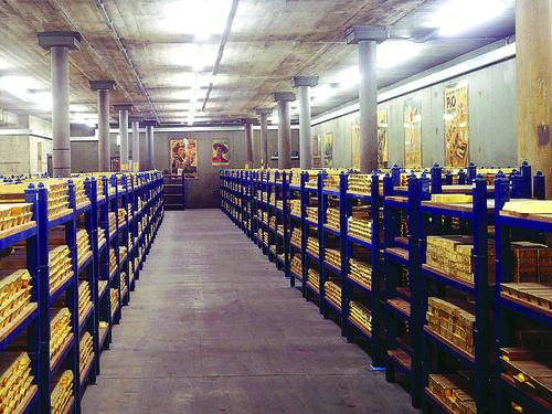 银行金库内部景象