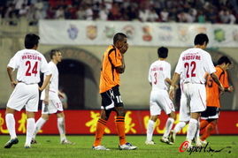 国安比赛失利，球迷热议到底是谁的责任？