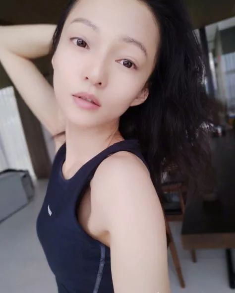 南阳走红女孩‘七七’背后的真相：母亲力挺，无团队无背景