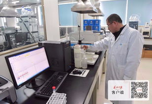 专家现场调查水质照片