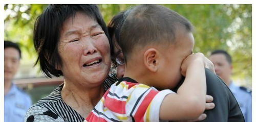 父亲对孩子感到愧疚