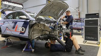 英伟达市值第一光环下，遭遇中国汽车供应链冲击 | 深度解读