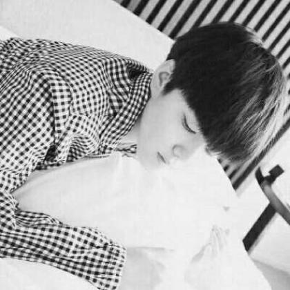 男孩错付千余元车费后竟选择喝药轻生，背后故事引深思