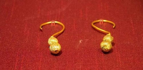 精美的金饰展示