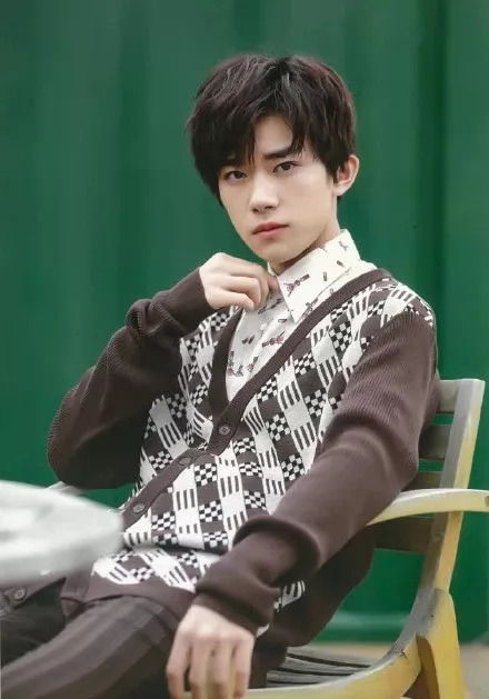 易烊千玺出行搭子九号Q系新动态大揭秘！