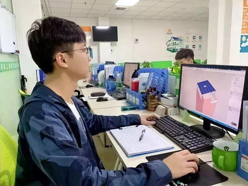 工作人员勘察现场