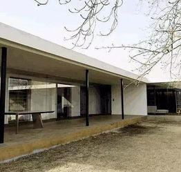 破旧的厂房内部