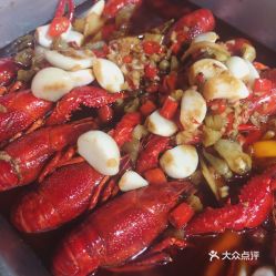 造型奇特的小龙虾菜品