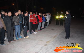 交警制止暴走团违法行为