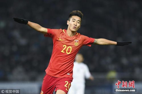 韦世豪庆祝进球