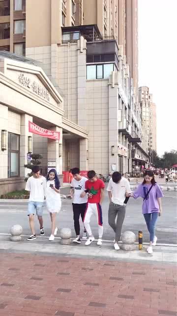 惊险！8人偷渡去缅甸竟逼停车辆