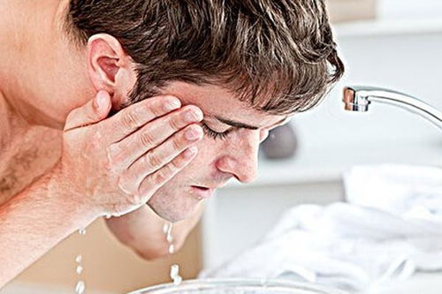 抗白路上爱从未缺席：我的真实经历